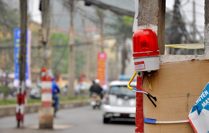 Liệu những đèn báo tín hiệu này có đảm bảo an toàn cho các phương tiện lưu thông qua đây?