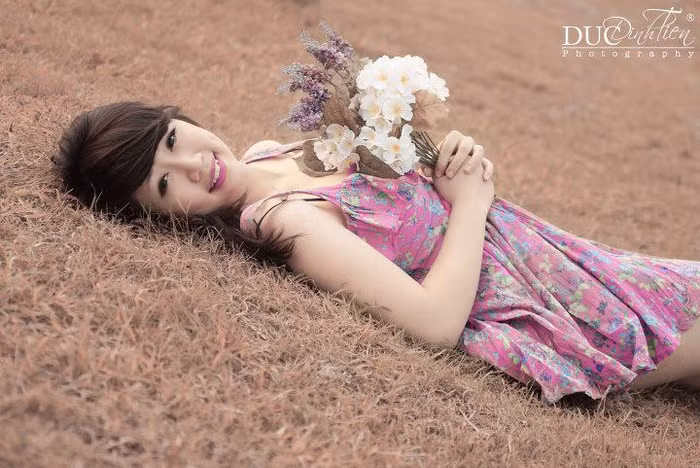 Phương Trang bật mí rằng em rất thích biểu diễn văn nghệ và tham gia các cuộc thi giành cho giới trẻ hiện nay. Năm 2011 vừa qua Trang cũng đã tham gia cuộc thi Hoa Học Trò Icon, gần đây là cuộc thi Duyên Dáng Hà Thành. Không mong giành được những giải thưởng cao, mà điều ý nghĩa nhất là qua những cuộc thi này Trang đã học hỏi được rất nhiều điều. Đặc biệt em cũng phát hiện ra những năng khiếu của bản thân mình để từ đó phát huy hơn nữa.