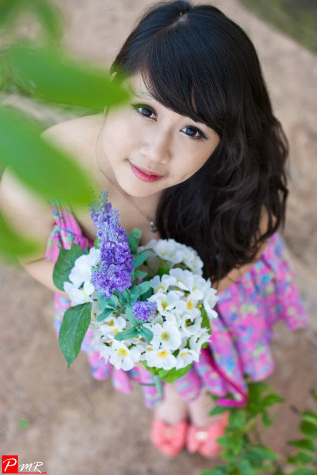 Nguyễn Phương Trang hiện đang học lớp 11A4 Trường THPT Ba Đinh - Hà Nội. Nguyễn Phương Trang hiện đang học lớp 11A4 Trường THPT Ba Đinh - Hà Nội.