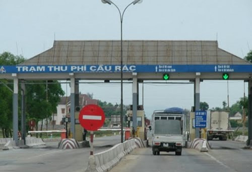 Trạm thu phí Cầu Rác (Hà Tĩnh) gây bức xúc khi người dân không đi đường BOT nhưng vẫn phải nộp phí - ảnh nguồn Báo Tài nguyên môi trường. Trạm thu phí Cầu Rác (Hà Tĩnh) gây bức xúc khi người dân không đi đường BOT nhưng vẫn phải nộp phí - ảnh nguồn Báo Tài nguyên môi trường.