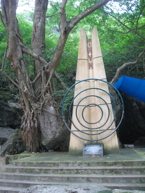 Tại đây Hồ Chủ Tịch đã đọc lời kêu gọi toàn quốc kháng chiến phát trên sóng của đài Tiếng nói Việt Nam