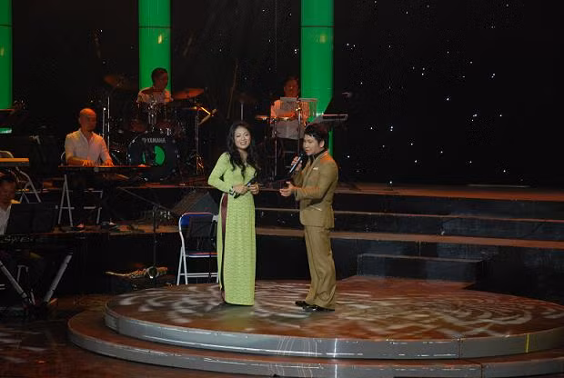 Anh Thơ và Trọng Tấn thể hiện rất nhiều ca khúc nổi tiếng trong đêm nhạc "Tiếng hát Anh Thơ - Trọng Tấn" diễn ra vào tối 18/9/2011 tại Nhà hát quân đội, đường Hồ Tùng Mậu, Mai Dịch, Cầu Giấy – Hà Nội.