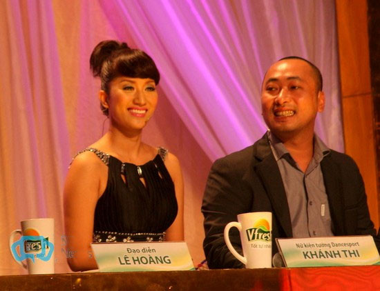 Cặp đôi mới của showbiz Việt luôn cười rạng rỡ bên nhau. Cặp đôi mới của showbiz Việt luôn cười rạng rỡ bên nhau.