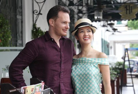 Ở Sài Gòn, lần đầu tiên Hồng Nhung - Ngọc Anh sẽ cùng "song kiếm hợp bích" trong một chương trình dành riêng cho hai ca sĩ hát nhạc Phú Quang hay nhất. Còn tại Mỹ, Hồng Nhung sẽ chung sân khấu với người em thân thiết - nữ ca sĩ Mỹ Linh. (Theo vietnamnet) Ở Sài Gòn, lần đầu tiên Hồng Nhung - Ngọc Anh sẽ cùng "song kiếm hợp bích" trong một chương trình dành riêng cho hai ca sĩ hát nhạc Phú Quang hay nhất. Còn tại Mỹ, Hồng Nhung sẽ chung sân khấu với người em thân thiết - nữ ca sĩ Mỹ Linh. (Theo vietnamnet)