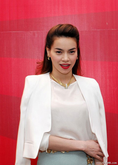 Một số cây bút còn bày tỏ, Hồ Ngọc Hà là vị giám khảo đáng trông đợi của năm 2012 và dự đoán, sau The Voice, cô sẽ đắt show hơn nữa. Một số cây bút còn bày tỏ, Hồ Ngọc Hà là vị giám khảo đáng trông đợi của năm 2012 và dự đoán, sau The Voice, cô sẽ đắt show hơn nữa.