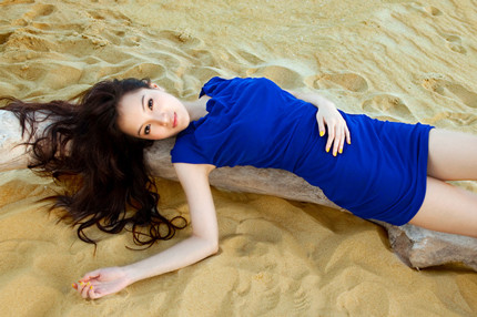 Huỳnh Bích Phương nổi bật bởi vẻ đẹp châu Á thuần túy khi tạo dáng bên bãi cát vàng tại biển Nha Trang. Huỳnh Bích Phương nổi bật bởi vẻ đẹp châu Á thuần túy khi tạo dáng bên bãi cát vàng tại biển Nha Trang.