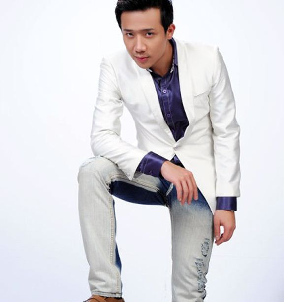 Vượt qua nhiều cái tên “khủng” hơn trong làng giải trí vốn có thâm niên với các chương trình truyền hình thực tế, MC diễn viên Trấn Thành là lựa chọn cuối cùng của ekip sản xuất để đảm nhận vai trò cầu nối giữa thí sinh và khán giả của chương trình "So You Think You Can Dance" mùa đầu tiên tại Việt Nam. Vượt qua nhiều cái tên “khủng” hơn trong làng giải trí vốn có thâm niên với các chương trình truyền hình thực tế, MC diễn viên Trấn Thành là lựa chọn cuối cùng của ekip sản xuất để đảm nhận vai trò cầu nối giữa thí sinh và khán giả của chương trình "So You Think You Can Dance" mùa đầu tiên tại Việt Nam.