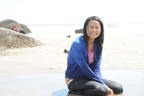 Như Thảo diễn một cảnh trong phim "Về với yêu thương" vào tháng 7/2012.