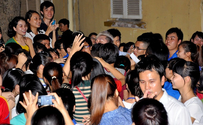 Chờ đón Minh Vương sau khi chương trình kết thúc