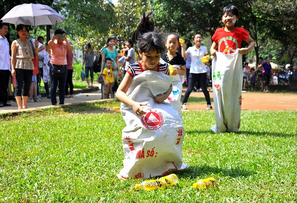 Hay trò chơi nhảy bao bố vui nhộn