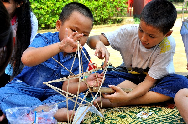 Tập trung tâm trí làm đèn ông sao năm cánh