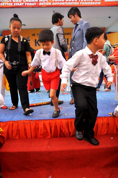 Chú bé Thiện Nhân cũng chạy nhảy như bao bạn bè khác.