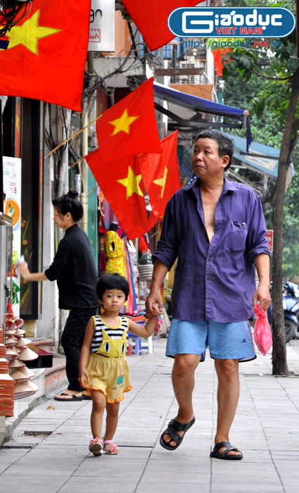 Không khí của ngày 2-9 được thấm sâu trong tâm hồn mỗi người Việt.