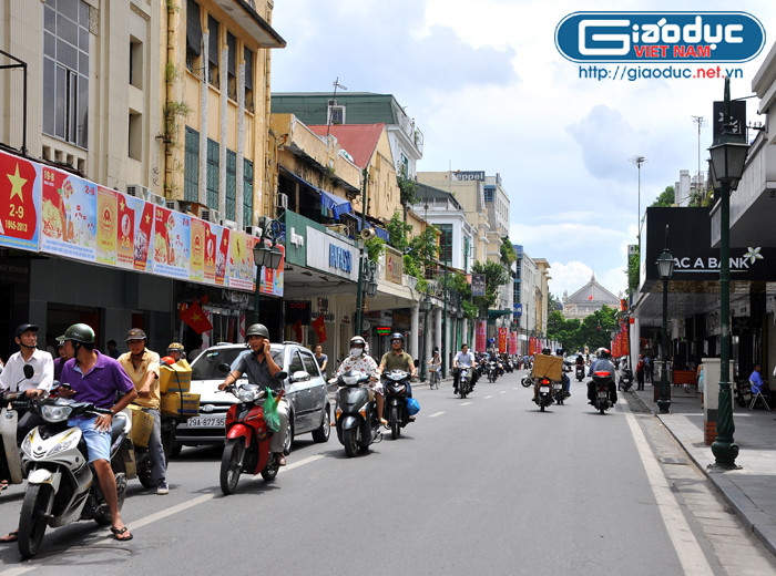 Phố Tràng Tiền vẫn còn nguyên ý nghĩa lịch sử hào hùng.