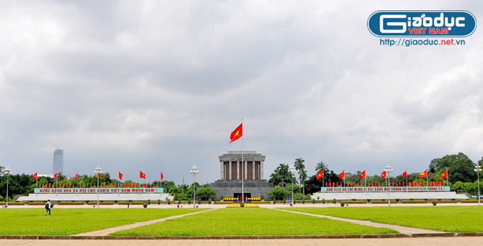 Quảng trường Ba Đình trang nghiêm…