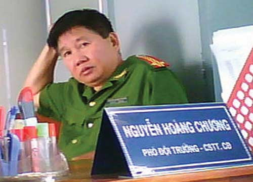 Trung tá Chương - người quyết định giá bảo kê xe tải của anh H. - Ảnh: Hoài Nam