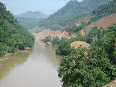 Một đoạn sông Mã qua xã Trung Thành Một đoạn sông Mã qua xã Trung Thành