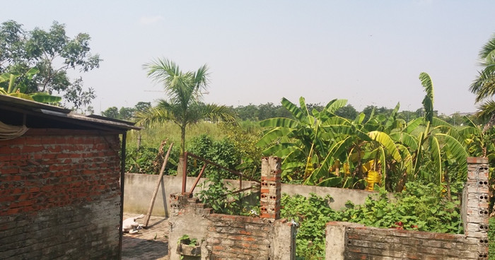 Sau khi có quyết định thu hồi thì 15 hộ dân đã ngừng hoạt động và chờ đợi để được đền bù nhưng đến nay đã 06 năm trôi qua, các hộ dân này vẫn chưa được nhận một đồng nào. Ảnh Đình Long. Sau khi có quyết định thu hồi thì 15 hộ dân đã ngừng hoạt động và chờ đợi để được đền bù nhưng đến nay đã 06 năm trôi qua, các hộ dân này vẫn chưa được nhận một đồng nào. Ảnh Đình Long.