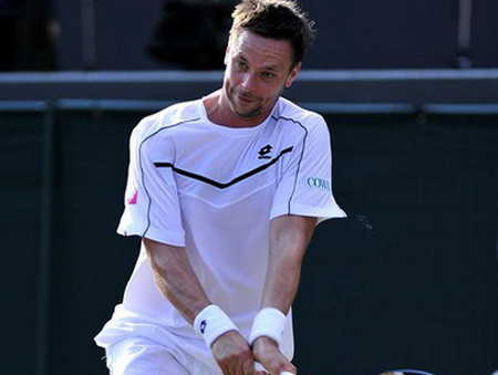 Soderling có nguy cơ phải giải nghệ vì "bệnh hôn". Soderling có nguy cơ phải giải nghệ vì "bệnh hôn".