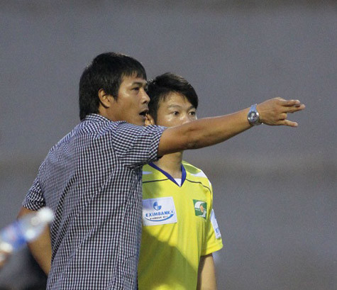 Quyến dường như bất lực khiến SLNA không thể tạo được bất cứ sức ép nào lên đối thủ