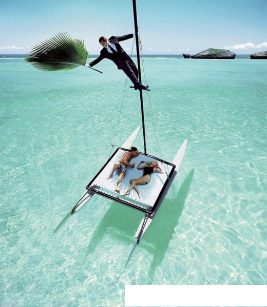 Mình thì mãi tít trên cao Để cho chúng nó tào lao chuyện trò Mình thì mãi tít trên cao Để cho chúng nó tào lao chuyện trò