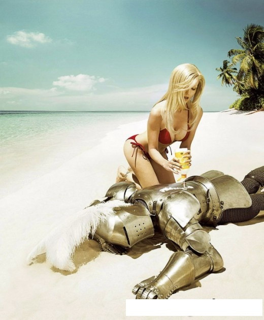 Này anh!Ngất thật hay vờ Để em tiếp sức mệt phờ thế đây Này anh!Ngất thật hay vờ Để em tiếp sức mệt phờ thế đây