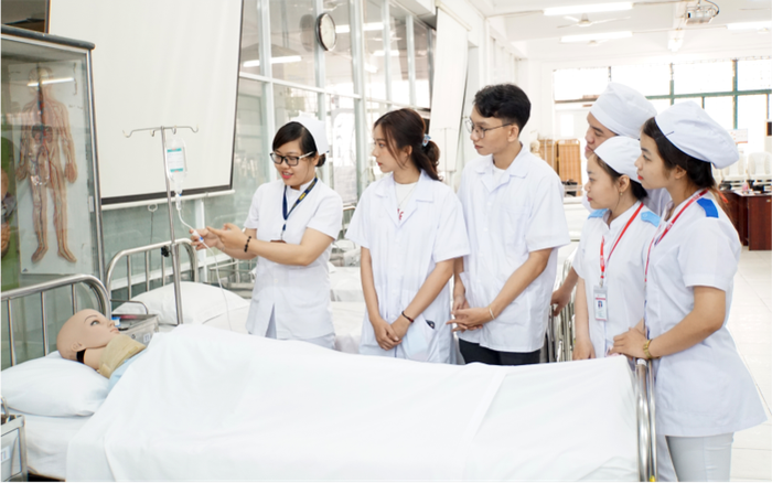 Sinh viên Khoa Y, Trường Đại học Đông Á (Ảnh: Website nhà trường). dieu-duong-4-1.png