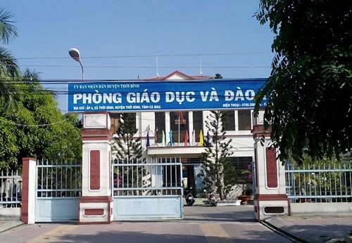 Dư luận cho rằng, lãnh đạo ngành giáo dục huyện Thới Bình đã lơ là trách nhiệm trong quản lý tài chính của ngành (Ảnh: Trúc Linh) Dư luận cho rằng, lãnh đạo ngành giáo dục huyện Thới Bình đã lơ là trách nhiệm trong quản lý tài chính của ngành (Ảnh: Trúc Linh)