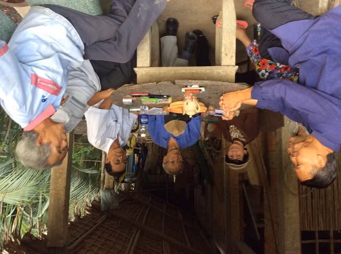 Quảng trường nghìn tỷ và tấm ảnh trị giá 10 cân sắn ảnh 1