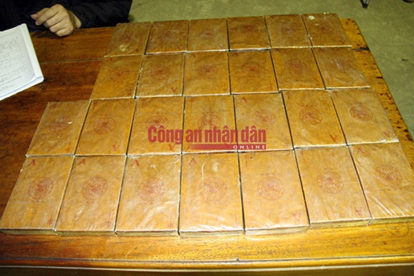 Lào Cai: Bắt 8 đối tượng, thu giữ 97 bánh heroin ảnh 2