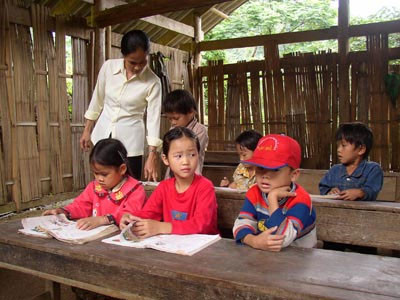Lo thưởng Tết, nhiều trường “thắt lưng buộc bụng” (Ảnh: giaoduc.net.vn) Lo thưởng Tết, nhiều trường “thắt lưng buộc bụng” (Ảnh: giaoduc.net.vn)