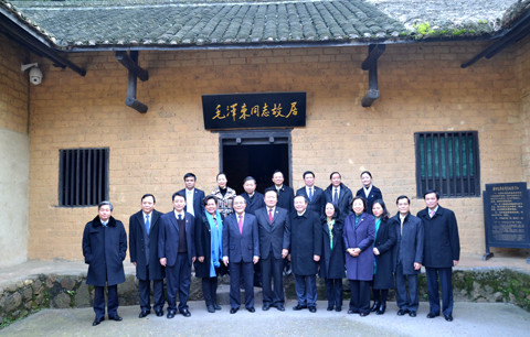 Chủ tịch Quốc hội Nguyễn Sinh Hùng và Đoàn Đại biểu cấp cao Quốc hội nước ta thăm khu tưởng niệm Chủ tịch Mao Trạch Đông, Thiệu Sơn, Hồ Nam Chủ tịch Quốc hội Nguyễn Sinh Hùng và Đoàn Đại biểu cấp cao Quốc hội nước ta thăm khu tưởng niệm Chủ tịch Mao Trạch Đông, Thiệu Sơn, Hồ Nam