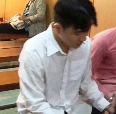 Suy nghĩ hẹp hòi, Lẹ đã làm người yêu mặc cảm suốt đời. Ảnh: Phạm Dũng Suy nghĩ hẹp hòi, Lẹ đã làm người yêu mặc cảm suốt đời. Ảnh: Phạm Dũng