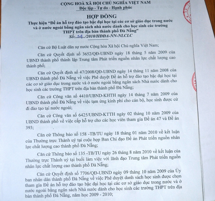 Hợp đồng đào tạo được ký kết giữa học viên đề án 922 và chính quyền TP.Đà Nẵng. (Ảnh: An Nguyên) Hợp đồng đào tạo được ký kết giữa học viên đề án 922 và chính quyền TP.Đà Nẵng. (Ảnh: An Nguyên)