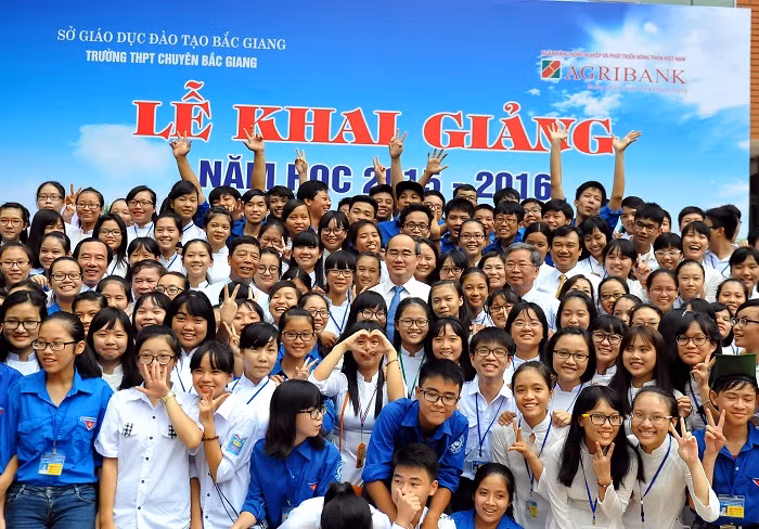 Đồng chí Nguyễn Thiện Nhân dự khai giảng trường THPT chuyên Bắc Giang ảnh 6