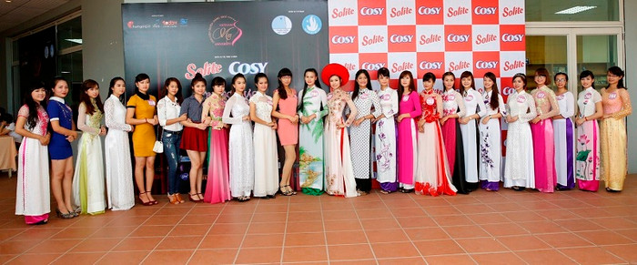 Sơ khảo cuộc thi “Nữ sinh viên Việt Nam duyên dáng 2015” ảnh 1 Sơ khảo cuộc thi “Nữ sinh viên Việt Nam duyên dáng 2015” ảnh 1