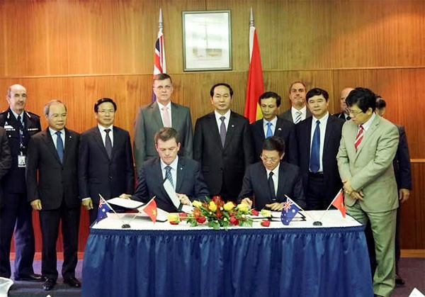 Bộ trưởng Trần Đại Quang chứng kiến Lễ ký kết gia hạn Bản ghi nhớ trong lĩnh vực đấu tranh phòng, chống tội phạm xuyên quốc gia và thúc đẩy hợp tác cảnh sát (Ảnh: Thái Bình)