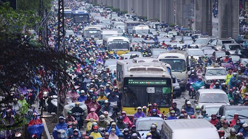 Đường phố Hà Nội những ngày qua kẹt cứng ô tô chính là bởi tâm lý “đi tắt, đón đầu” (Ảnh: tienphong.vn) Đường phố Hà Nội những ngày qua kẹt cứng ô tô chính là bởi tâm lý “đi tắt, đón đầu” (Ảnh: tienphong.vn)