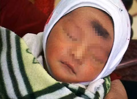 Cháu bé bị bắt cóc và bán sang Trung Quốc.