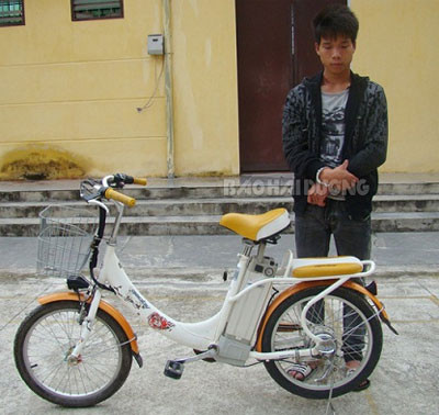 Nữ sinh bị con nghiện ép vào nghĩa trang cưỡng bức ảnh 1 Nữ sinh bị con nghiện ép vào nghĩa trang cưỡng bức ảnh 1