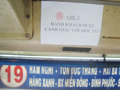 Lần theo dấu vết những kẻ móc túi trên xe buýt tại TP.HCM ảnh 4 Lần theo dấu vết những kẻ móc túi trên xe buýt tại TP.HCM ảnh 4