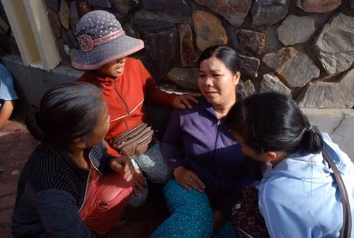 Xe tải va chạm xe máy, 2 bé gái chết thảm, Tin tức trong ngày, xe tai dam xe may, xe tai, va cham giao thong, be gai, tai nan giao thong, bao, tin tuc, tin hot, tin hay