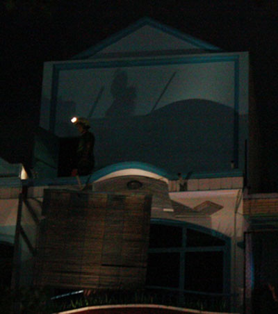 Cháy nhà nghỉ 4 tầng, cả dãy khách sạn náo loạn ảnh 3 Cháy nhà nghỉ 4 tầng, cả dãy khách sạn náo loạn ảnh 3