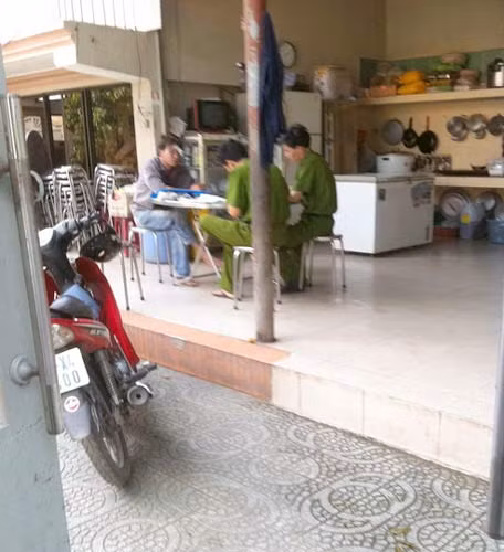 Trộm biệt thự, rút súng bắn người làm, Tin tức trong ngày, 