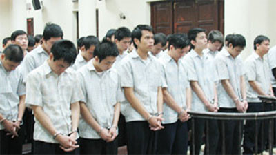 “Bộ sậu” Công ty TNHH thu hồi nợ Phương Đông tại tòa