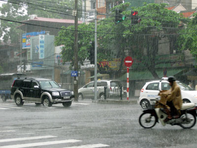 Hà Nội diễn ra mưa, dông bất thường những ngày qua Hà Nội diễn ra mưa, dông bất thường những ngày qua