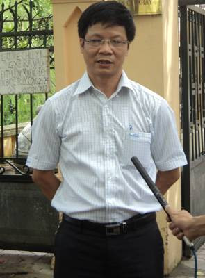 Ông Đông cho biết sẽ làm đơn xin giám đốc thẩm vụ này Ông Đông cho biết sẽ làm đơn xin giám đốc thẩm vụ này