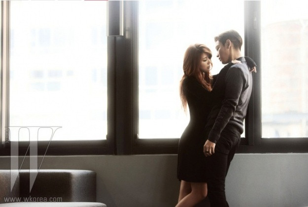 Hai người, hai đại diện cho vẻ đẹp của phái nam và nữ ở Hàn Quốc kết hợp thành một cặp đôi hoàn hảo trong loạt ảnh này. Hai người, hai đại diện cho vẻ đẹp của phái nam và nữ ở Hàn Quốc kết hợp thành một cặp đôi hoàn hảo trong loạt ảnh này.