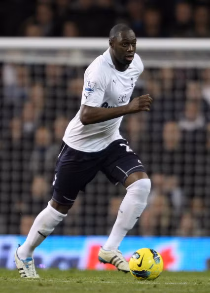 “Tôi muốn gửi lời cảm ơn tới tất cả mọi người ở Tottenham và tới người hâm mộ. Tôi đã bỏ lỡ rất nhiều trận đấu trong vài năm qua nhưng mọi người vẫn dành sự ủng hộ cho tôi trong những thời khắc khó khăn nhất. Nhưng thật buồn là chấn thương khiến tôi không thể tập luyện và phải quyết định chấm dứt sự nghiệp của mình", King chia sẻ trên trang web của CLB.