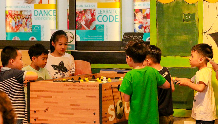 Everest School xác định ngoài việc đảm bảo cho học sinh có đủ thể lực và trí lực còn phải trang bị được cho học sinh ngay từ bậc tiểu học những kỹ năng cần có để các em có thể trở thành “Công dân toàn cầu” trong thế kỷ 21. (Ảnh: Thanh Tùng) Everest School xác định ngoài việc đảm bảo cho học sinh có đủ thể lực và trí lực còn phải trang bị được cho học sinh ngay từ bậc tiểu học những kỹ năng cần có để các em có thể trở thành “Công dân toàn cầu” trong thế kỷ 21. (Ảnh: Thanh Tùng)